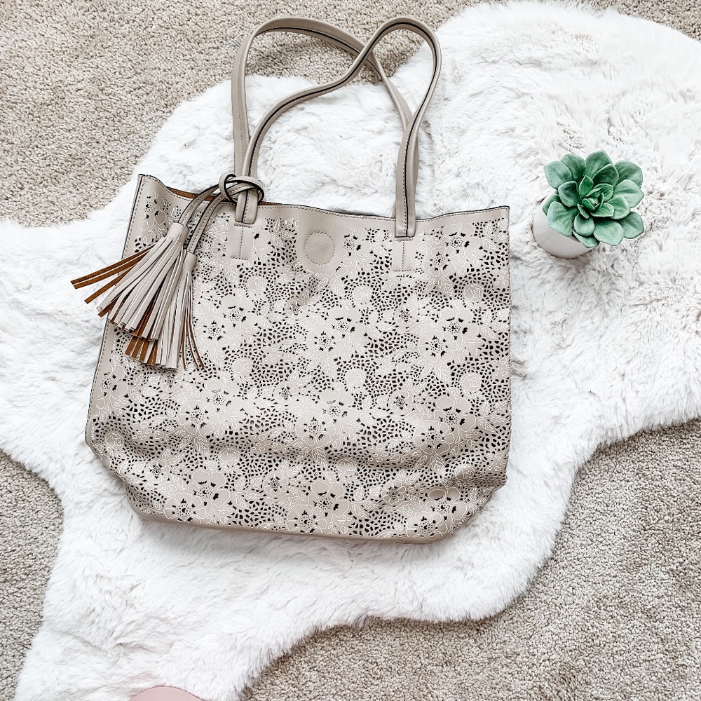 La Diva Tan/White Floral Faux Leather Tote Purse